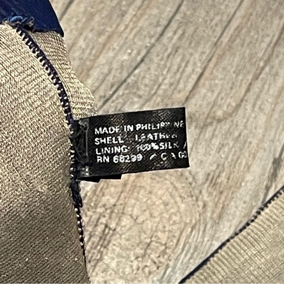 Leather gloves w silk lining, vibrant blue, spring/fall, 4 button/mid-arm length - Picture 10 of 10